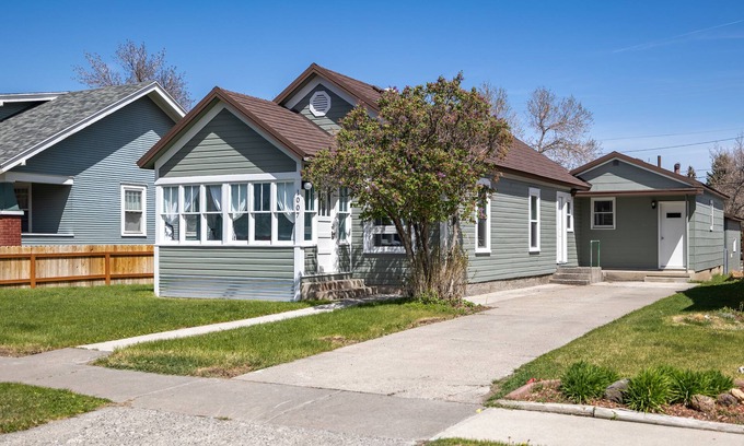Cody House | Explore Bronco Bungalow: Steps from Downtown Cody