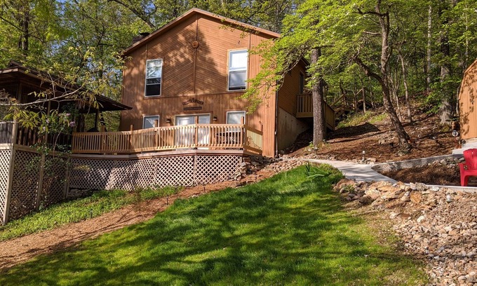 Osage Beach Cabin | Experience the Cabin at the Ozarks: Rated 9.8/10