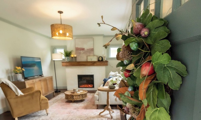 St. Joseph House | Inviting Spanish Bungalow in St. Joseph with Breakfast & More