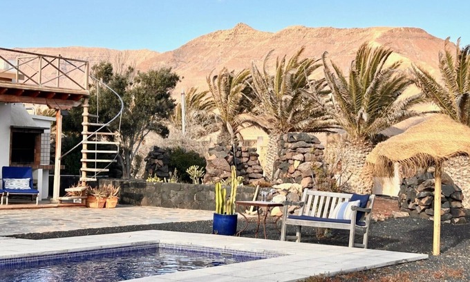 Pajara Cottage | Discover Casa Simbi: A Coastal Retreat with Pool & Spa