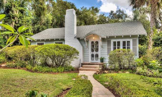 Mount Dora House | Discover Hummingbird Cottage: Spa Retreat in Mount Dora