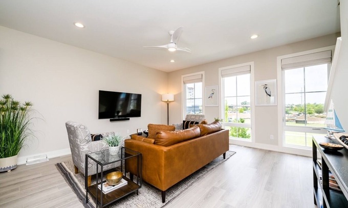 Saint Joseph House | Discover "It's a Shore Thing" - A Waterfront Retreat