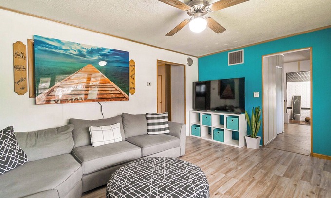 Allentown House | Discover Juniata: King Bed, Wifi & Pet-Friendly Amenities
