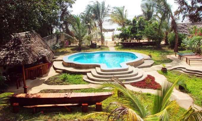 Jambiani Bed & Breakfast | Discover Kobe House: Beachfront Retreat with Private Pool