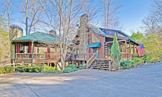 Blue Ridge House | Experience Lake Front Elegance with Spa and Kids' Amenities