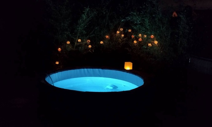 Vacqueyras Apartment | Discover Le Dourmidou: Ocean Views and Spa Retreat in Provence!