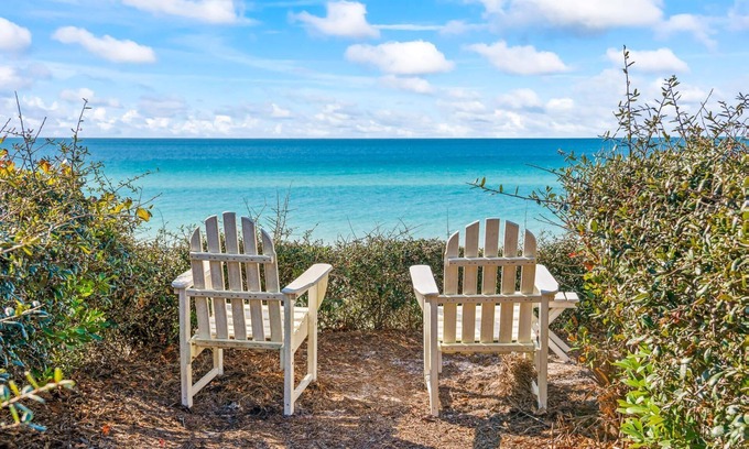 Seagrove Beach House | Welcome to Looney Dunes - 3 bedrooms, bikes