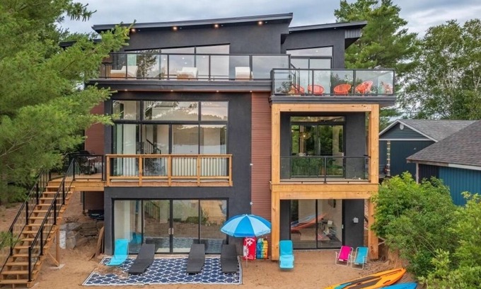 South River House | Discover 'Malibu in Muskoka': A Cottage Retreat Awaits