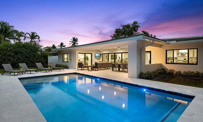Harbour Inlet House | Discover Manatee Harbor: Heated Pool & Beach Access Awaits