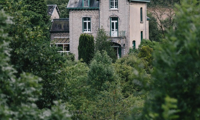 Vireux-Molhain House | Discover Mont Vireux: Your Ultimate Kitchen Retreat