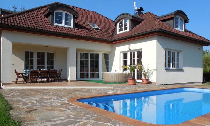 Plana nad Luznici Villa | Discover Vila Plana nad Luznici: 10/10 Rated Retreat
