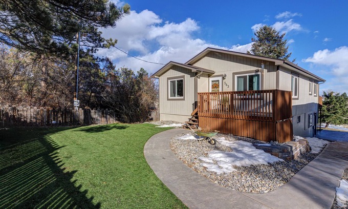 Palmer Lake House | Welcome to our 5 bedroom 2 bathroom home in Charming Palmer Lake