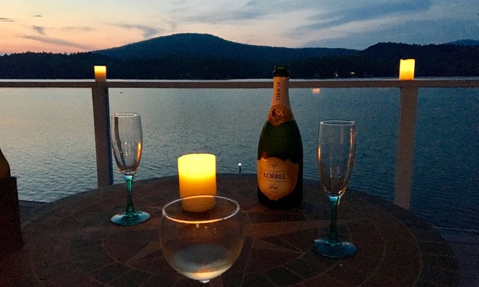 New Durham House | Discover our Lakehouse by Merrymeeting Lake with Pool Access