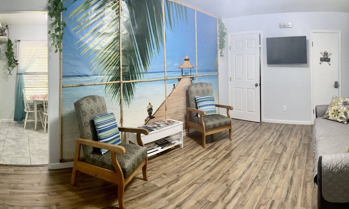 Aransas Pass House | Perfect Getaway at Little Minnow: Oceanfront with Breakfast