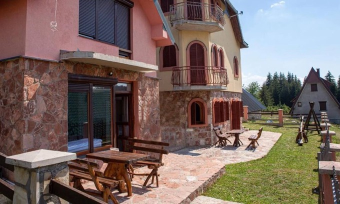 Zabljak Apartment | Welcome to our little paradise!