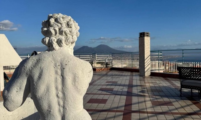 Capodimonte Bed & Breakfast | Welcome to our oasis of elegance and comfort enjoy the best of Naples!