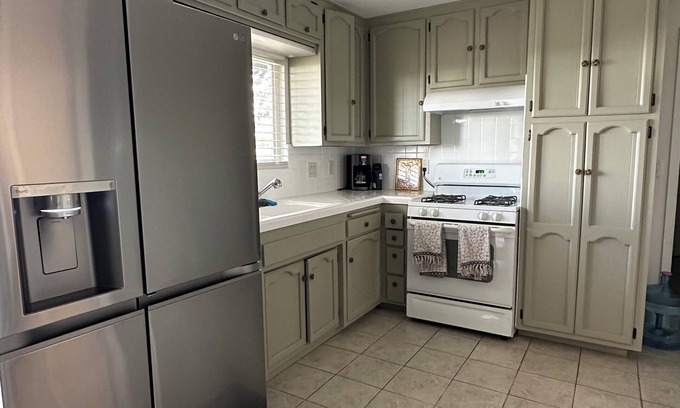 Palmdale House | Discover Our Peaceful and Cozy Family-Friendly Retreat