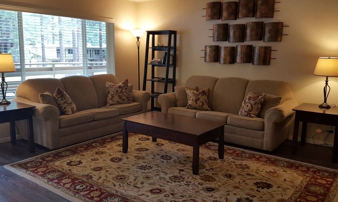 South Lake Tahoe Condo | Seasonal Leases Available with Ocean View & Pool Access