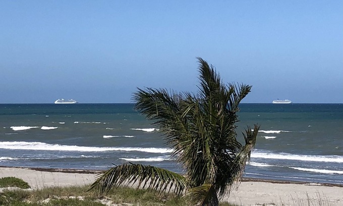 Crescent Beach Condo | Oceanfront Retreat: Private Deck and 10/10 Guest Rating