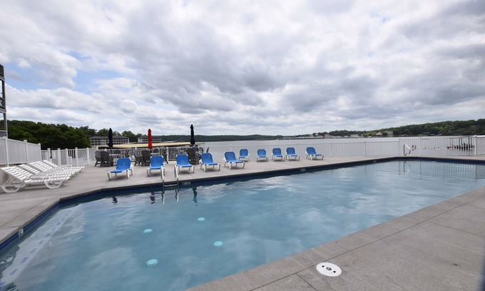 Osage Beach Condo | Discover Paradise: Lakefront Pool & Boat Slip Retreat