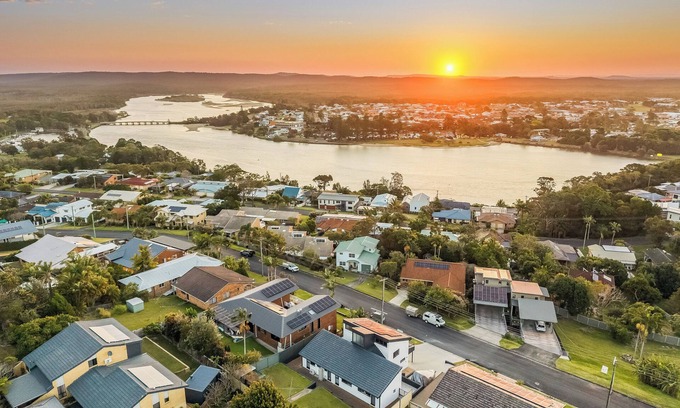 South Evans Head House | Discover Riverview Holiday Villa by the Scenic Evans River