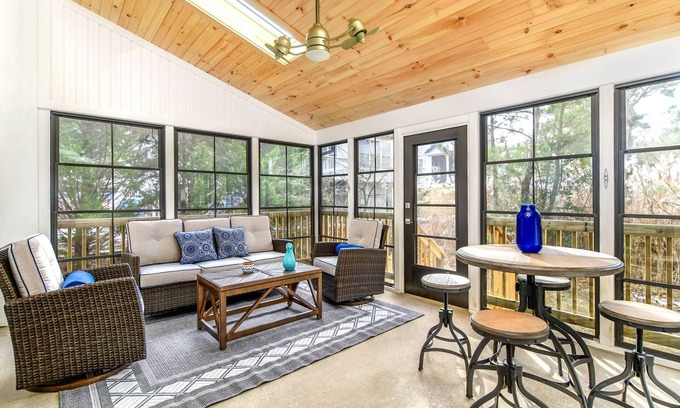 Bethany Beach Condo | Convenient Beach Access: Updated Townhouse with Pool & Tennis
