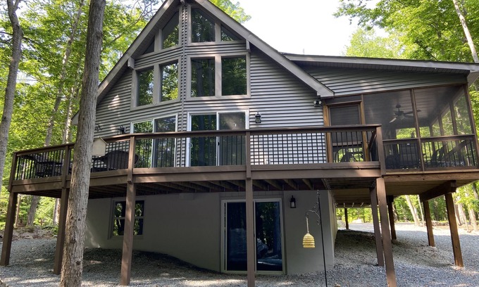 Lake Ariel House | Discover Serenity Woods: Ocean View with Pool & Spa