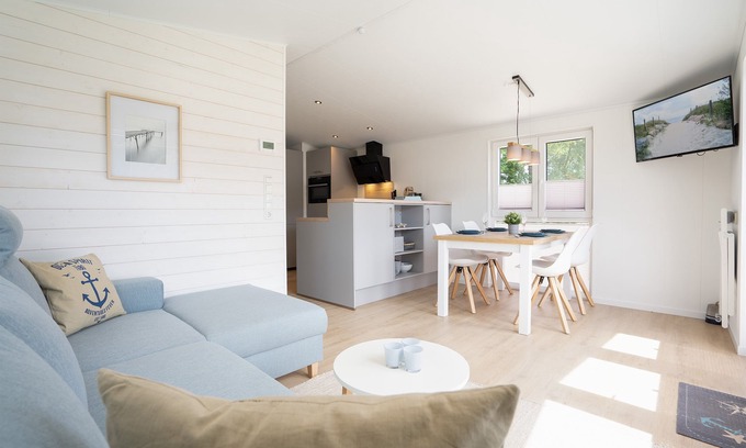 Gronenberg House | Experience Oceanfront Bliss at Storms Huus - 10/10 Rating!