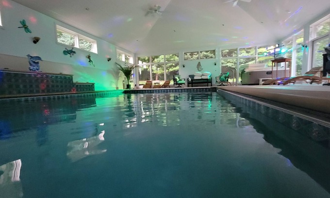 Ashwaubenon House | Explore Sweetwater: Ideal Home Near Lambeau Field!