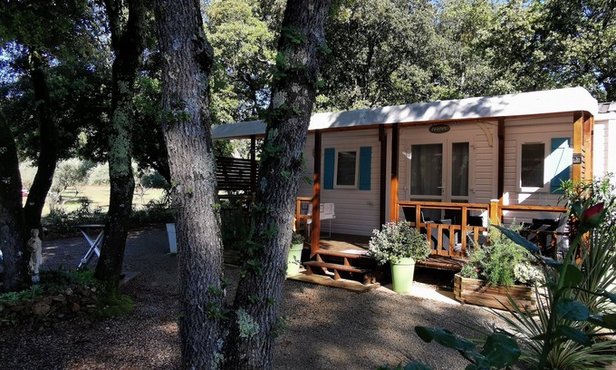 Sillans-la Cascade House | Discover the Var: Pet-Friendly Stay with Ocean Views