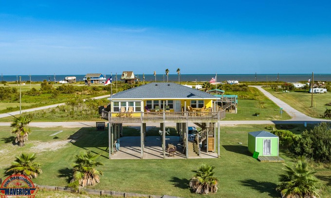 Gilchrist House | Discover the Krusty Krab: Ocean View & Family-Friendly Fun