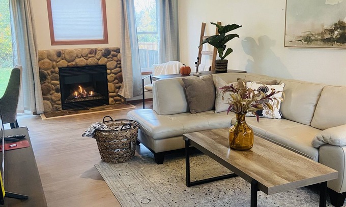 Fort Lewis House | Experience Mt. Rainier House: Family-Friendly with Breakfast