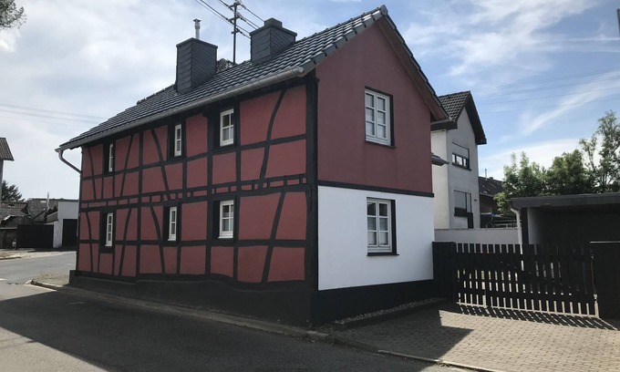 Bad Muenstereifel House | Stunning Eifeldömchen Vacation Home with Ocean View