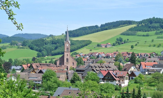 Oberharmersbach Apartment | Discover the Black Forest: Ocean View & Family-Friendly Stay