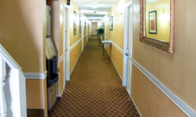 Taft House | Experience Comfort at Holland Inn Suites Double Room
