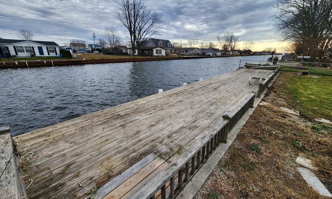 Anchorville House | Discover The Inn at Anchor Bay: Pet Friendly & Family Ready