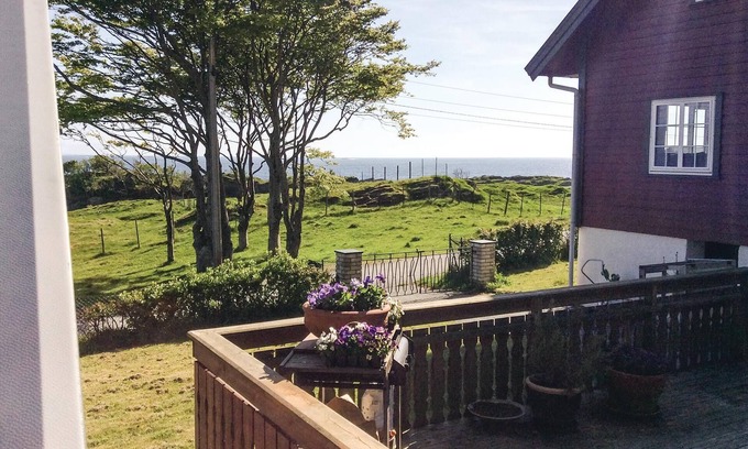 Flora Municipality House | Discover the Island Paradise of Reksta with Lake Views