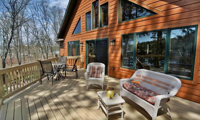 Minong Cabin | Discover Lazy Dog Lodge Retreat by Minong Flowage