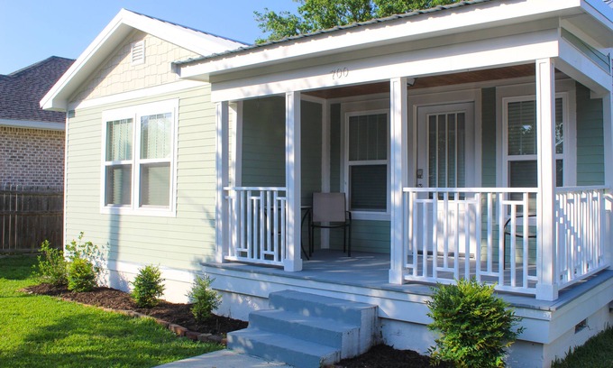 Gulfport Cottage | Discover The Oyster Shack: Beachfront Bliss Awaits You!