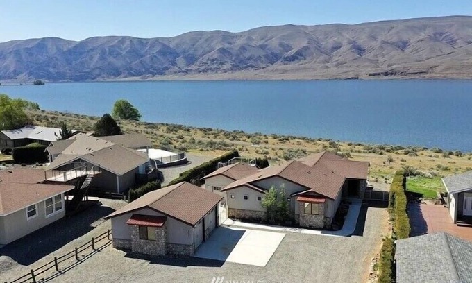 Desert Aire House | Discover the Rive Rock Retreat with Oceanfront Bliss!