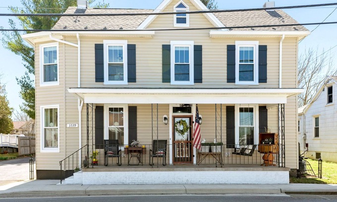 Jefferson House | Experience the Rusty Rose: Family-Friendly Farmhouse Stay