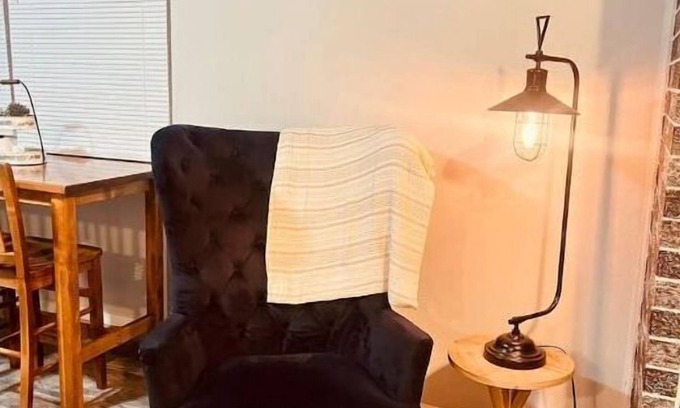 Norman House | Experience Unmatched Comfort at the Soonerschooner Hotel