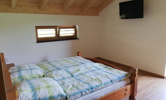Bobrach Apartment | Discover the Hofblick Vacation Apartment with Kitchen Amenities