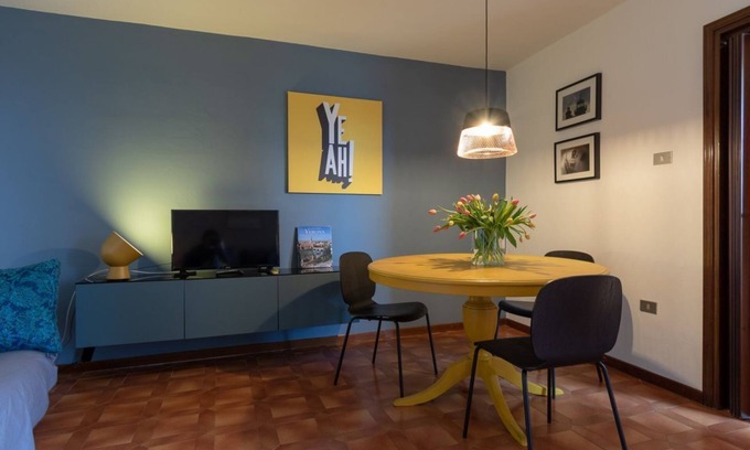 Citta Antica Apartment | Comfortable Tosca Verona Journeys Apartment with Balcony