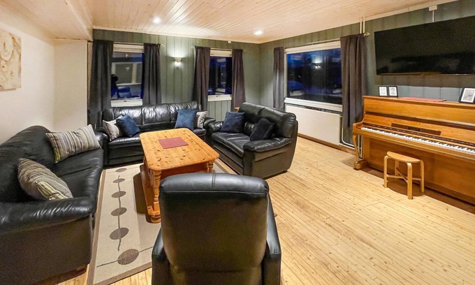 Mesnali Apartment | Discover a Cozy House with Private Rooms and Lake Views