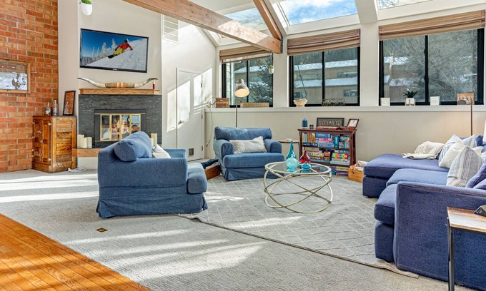 Eagle-Vail House | *Welcome to Vailhalla* Townhome I Minutes to Vail & Beaver Creek