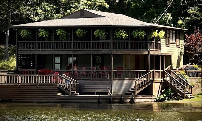 Clanton House | Discover Water's Edge: Ocean Views & Guest Rated 9.8