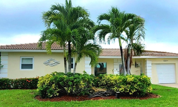 Marco Island Hotel | Experience Private Resort Living with Ocean Views & Spa