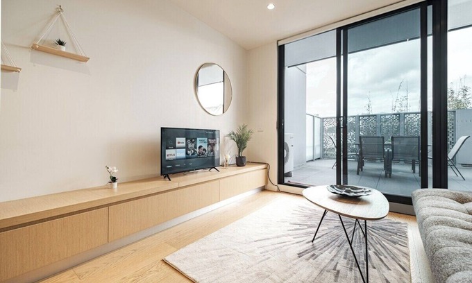 Richmond North Apartment | Experience Serenity in Richmond: Family-Friendly Stays