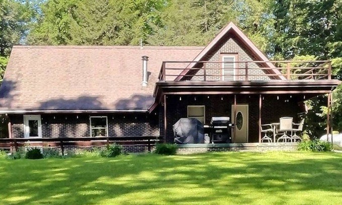Brookville House | Discover The Stumble Inn – Cozy Camp for Families & Pets